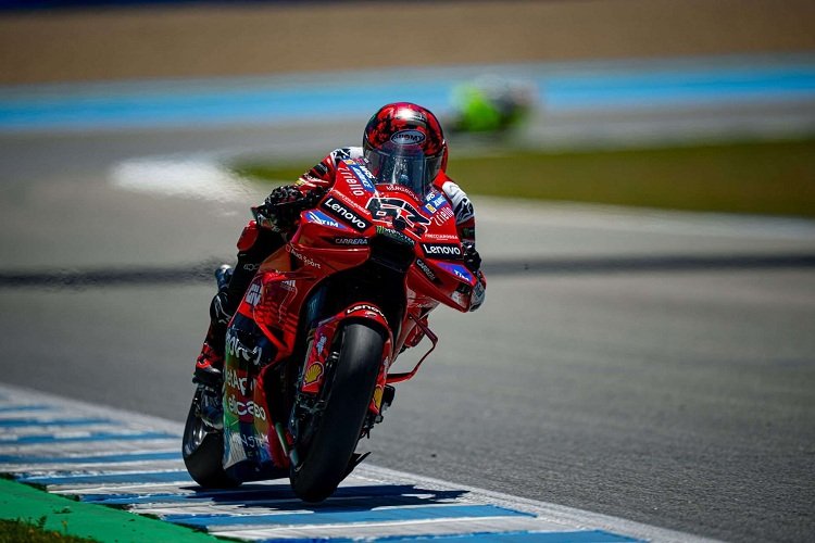 Marc Marquez 2025 TAY DUA MOTO GP 6