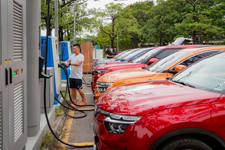 THAY DOI GIAY PHEP KINH DOANH TRAM SAC 2