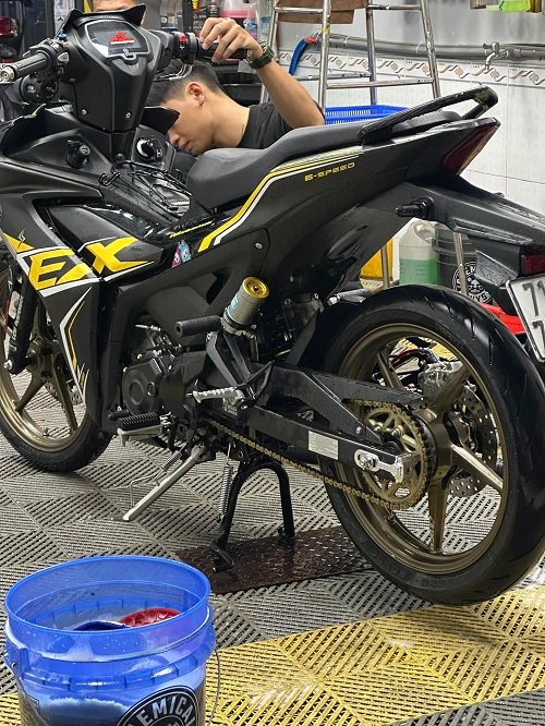 2332 Motorcycle Washing Service 2