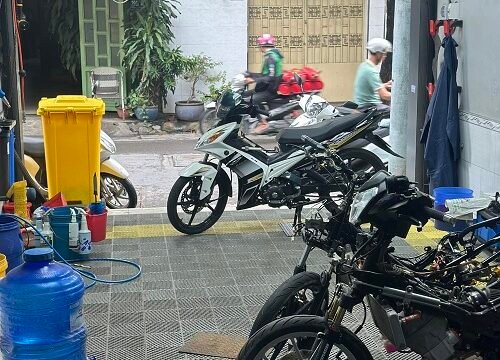 2332 Motorcycle Washing Service 3