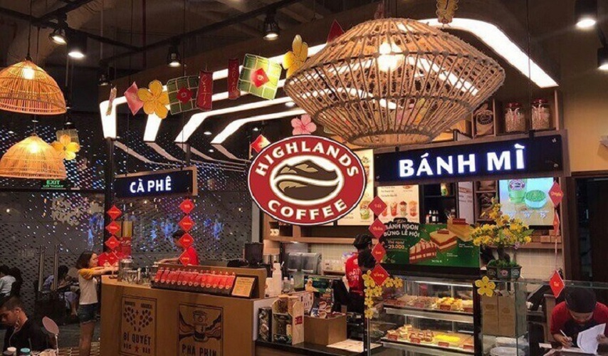 Highlands Coffee lắp trạm đổi pin, quán café nhỏ có thể cạnh tranh bằng gì? 6 HIGHLANDS COFFEE LAP TRAM DOI PIN 3